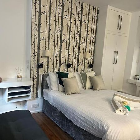 Tree Studio Apartment Barbican F3 ลอนดอน ภายนอก รูปภาพ