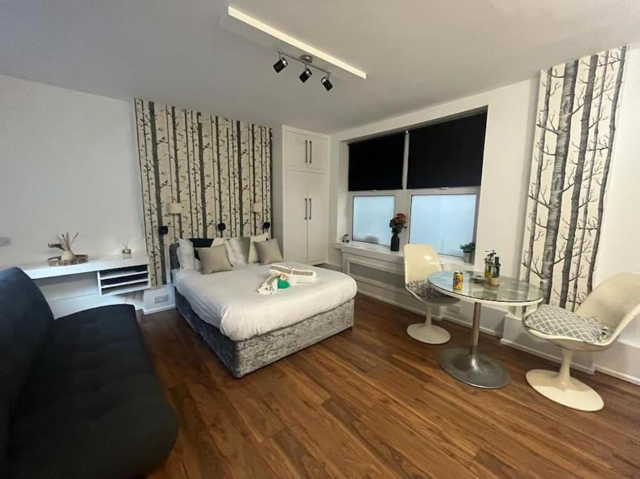 Tree Studio Apartment Barbican F3 ลอนดอน ภายนอก รูปภาพ