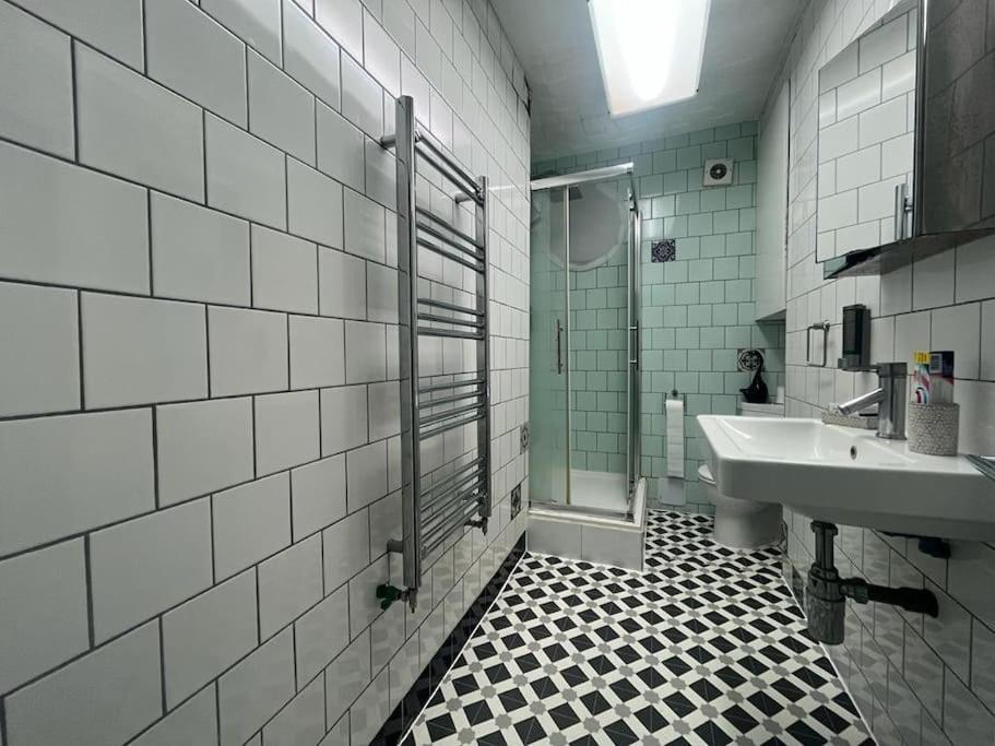 Tree Studio Apartment Barbican F3 ลอนดอน ภายนอก รูปภาพ